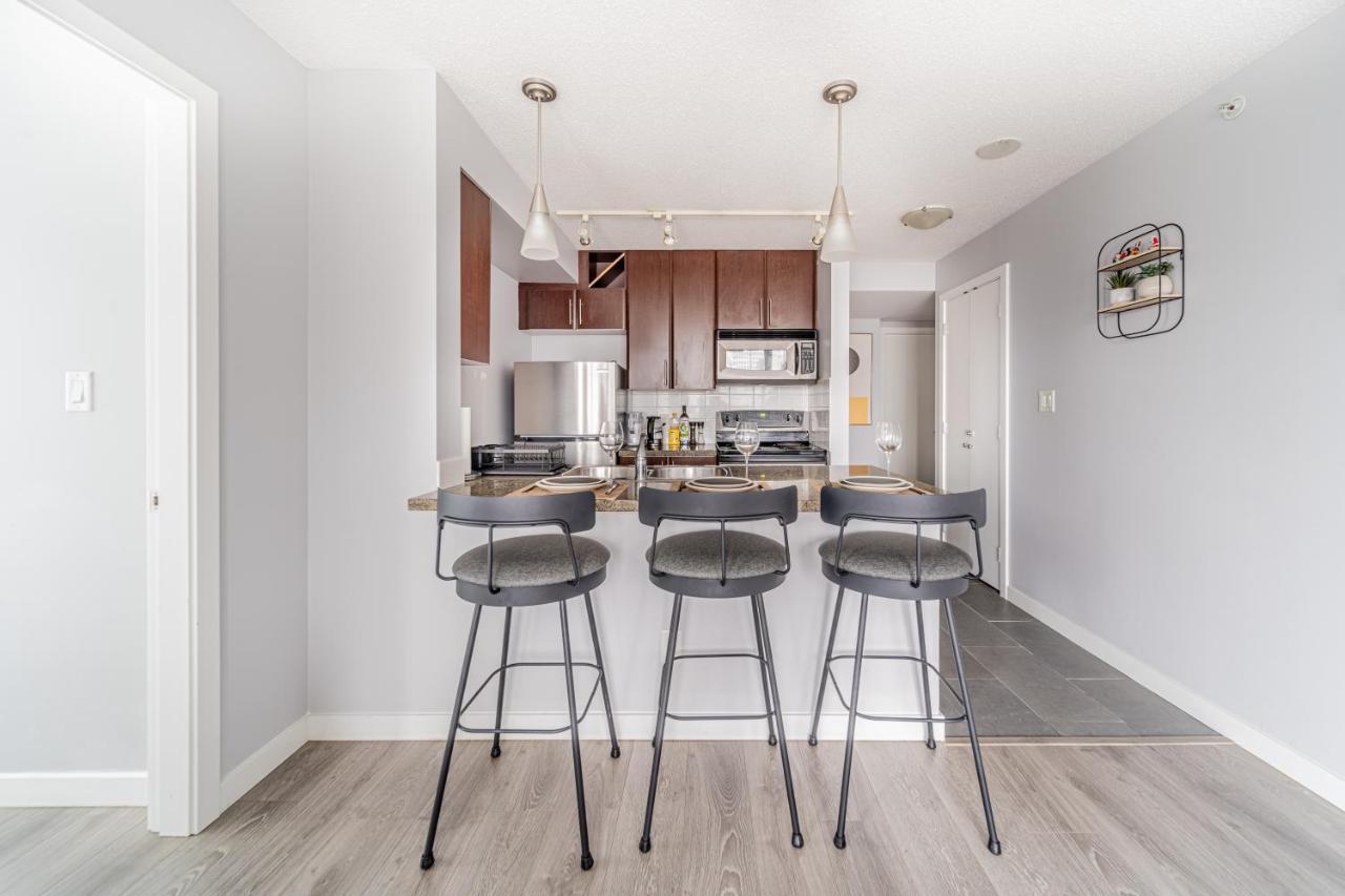 Amazing Views ! Leather Furniture ! Cozy Condo! فانكوفر المظهر الخارجي الصورة