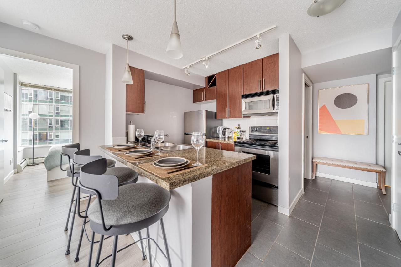 Amazing Views ! Leather Furniture ! Cozy Condo! فانكوفر المظهر الخارجي الصورة